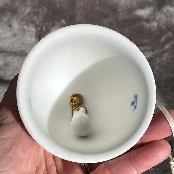Lladro Porcelain Christmas Bell Ornament Vintage 1991 #5803 Campanita Navidad - Picture 7 of 9